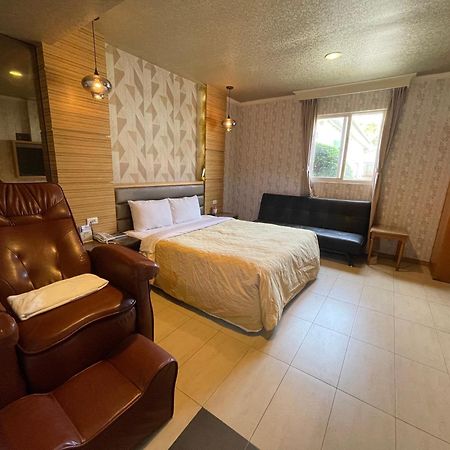 Treasure Island Motel - Renwu 高雄市 エクステリア 写真