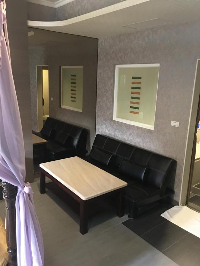 Treasure Island Motel - Renwu 高雄市 エクステリア 写真
